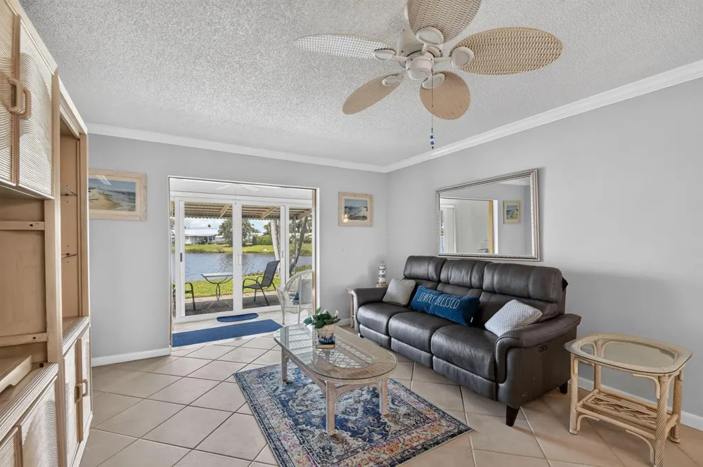 701 SW LAKE COURT #109 Boynton Beach, FL 33426