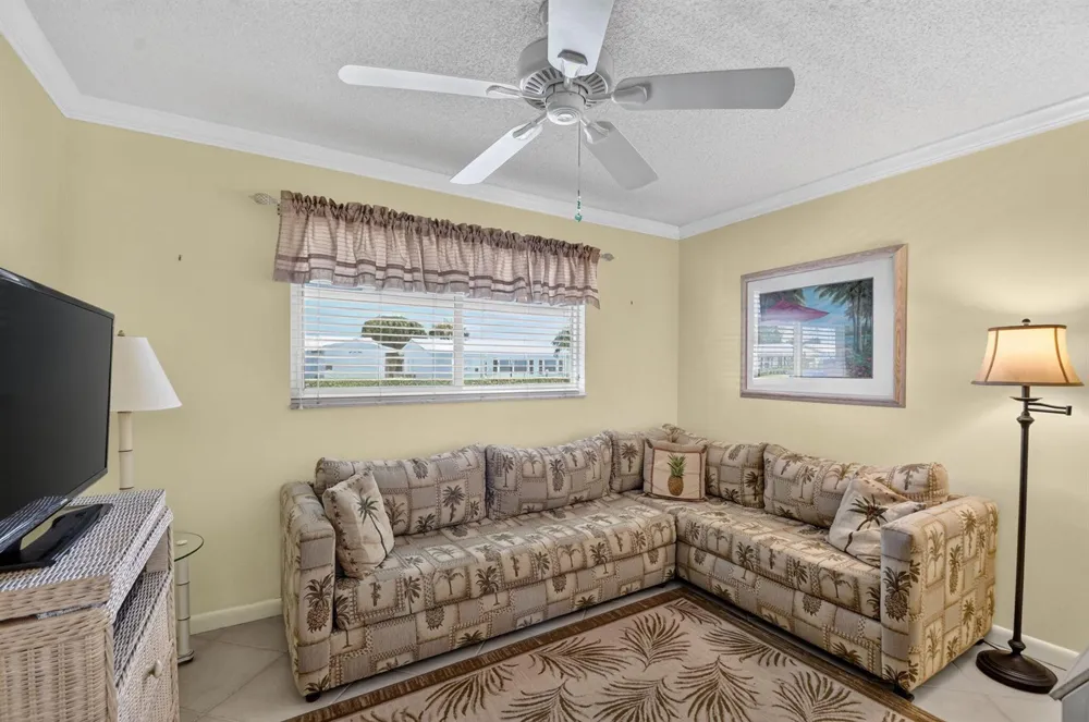 701 SW LAKE COURT #109 Boynton Beach, FL 33426