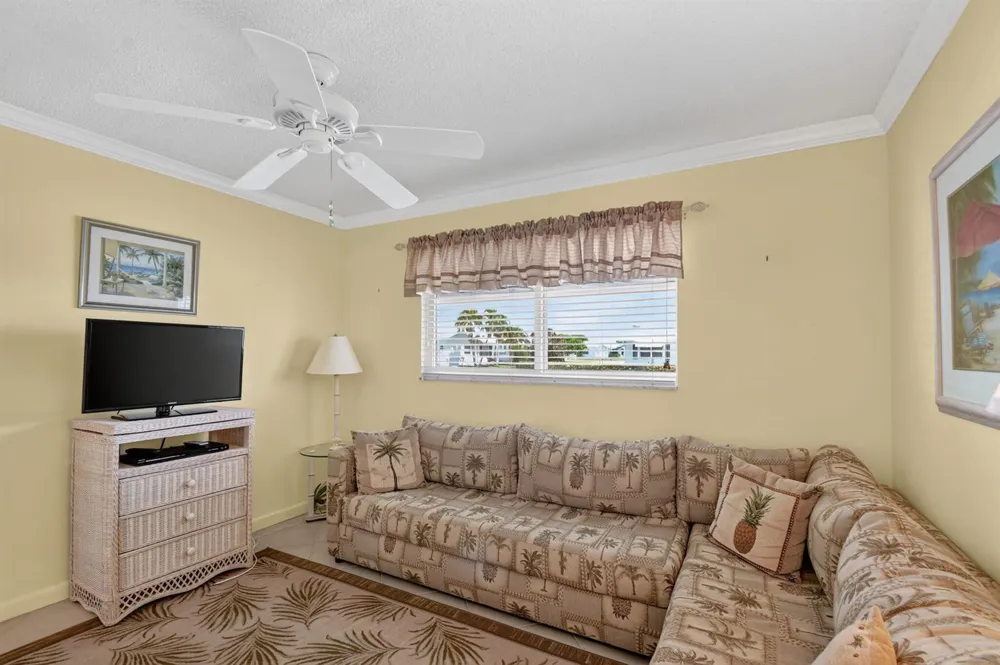 701 SW LAKE COURT #109 Boynton Beach, FL 33426
