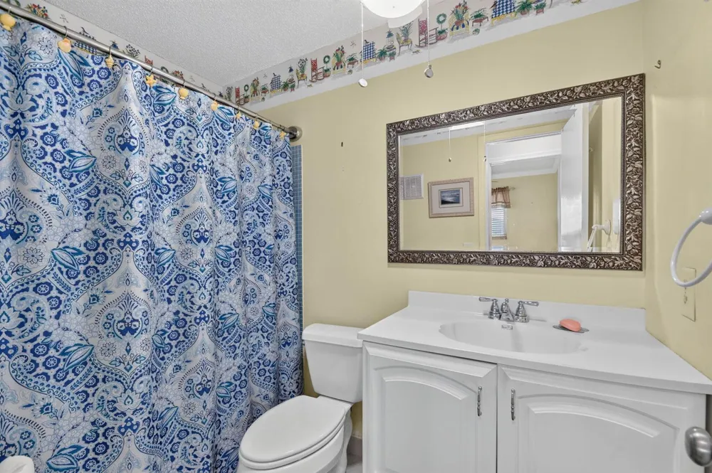 701 SW LAKE COURT #109 Boynton Beach, FL 33426