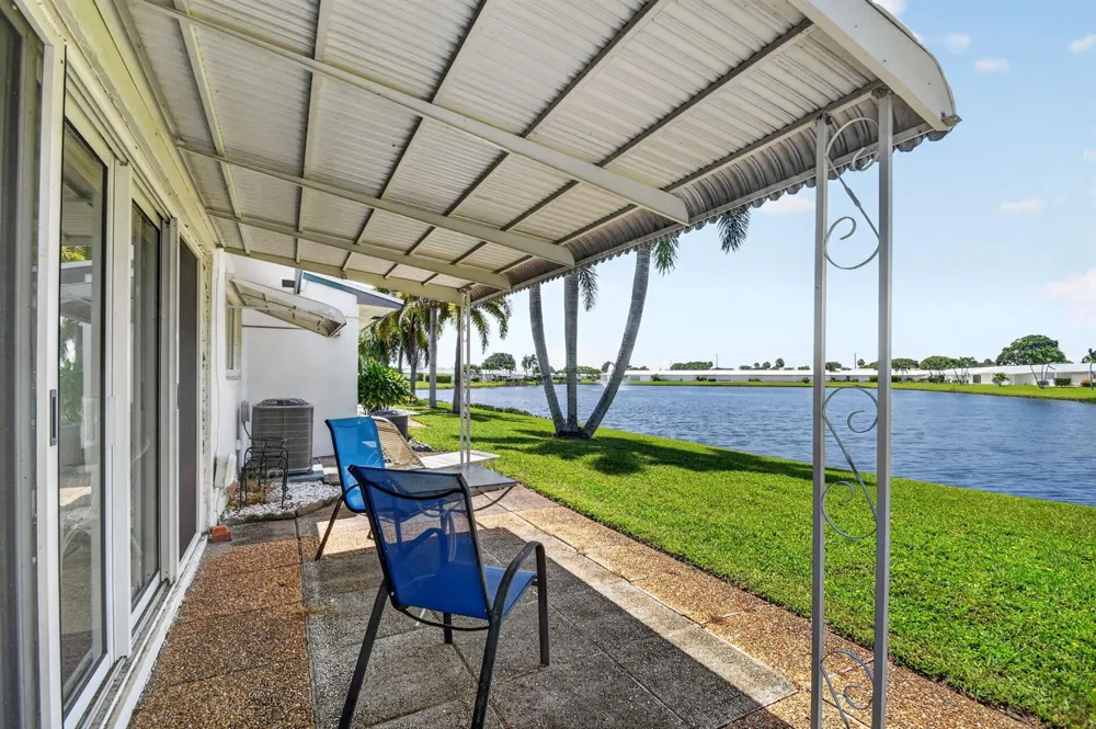 701 SW LAKE COURT #109 Boynton Beach, FL 33426