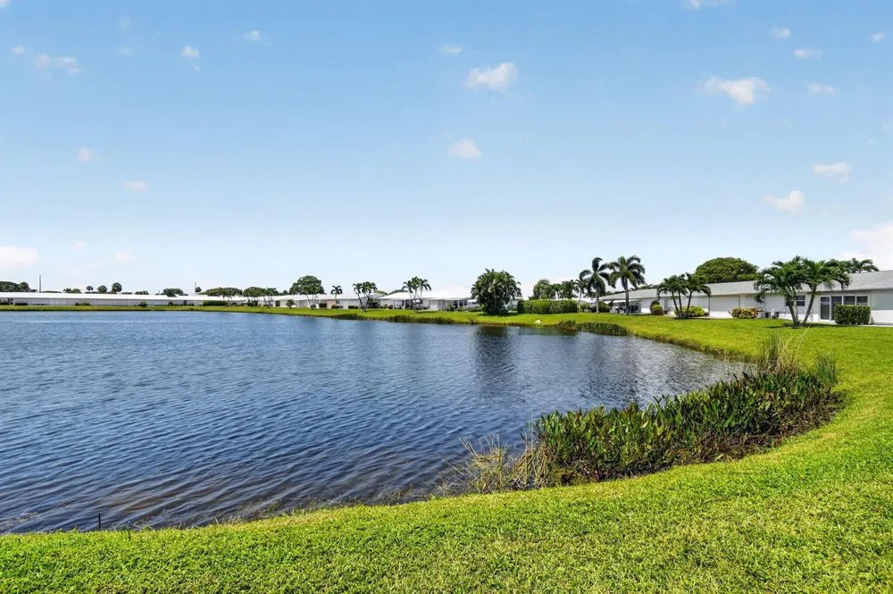 701 SW LAKE COURT #109 Boynton Beach, FL 33426