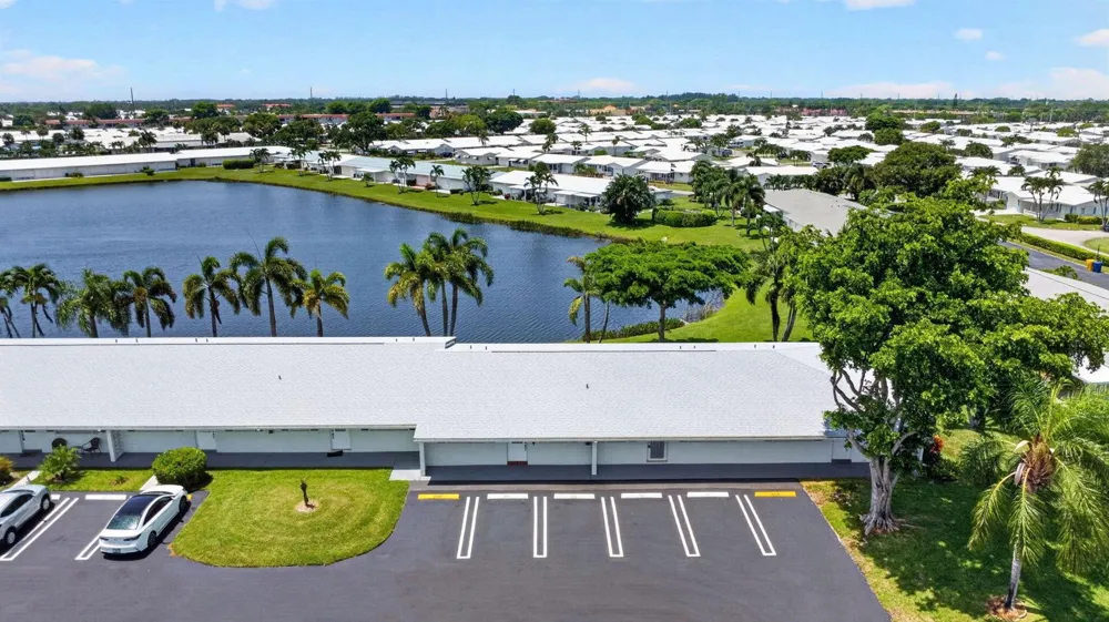 701 SW LAKE COURT #109 Boynton Beach, FL 33426