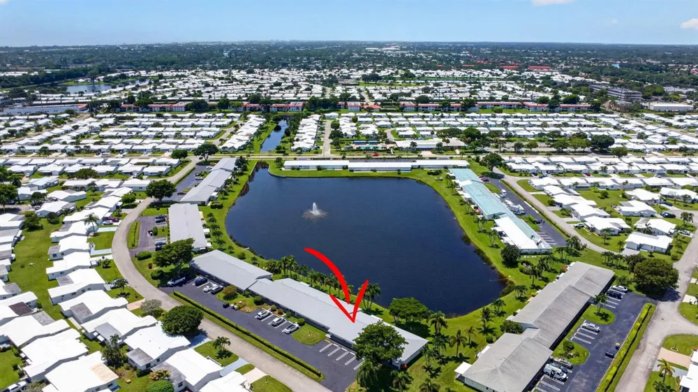 701 SW LAKE COURT #109 Boynton Beach, FL 33426