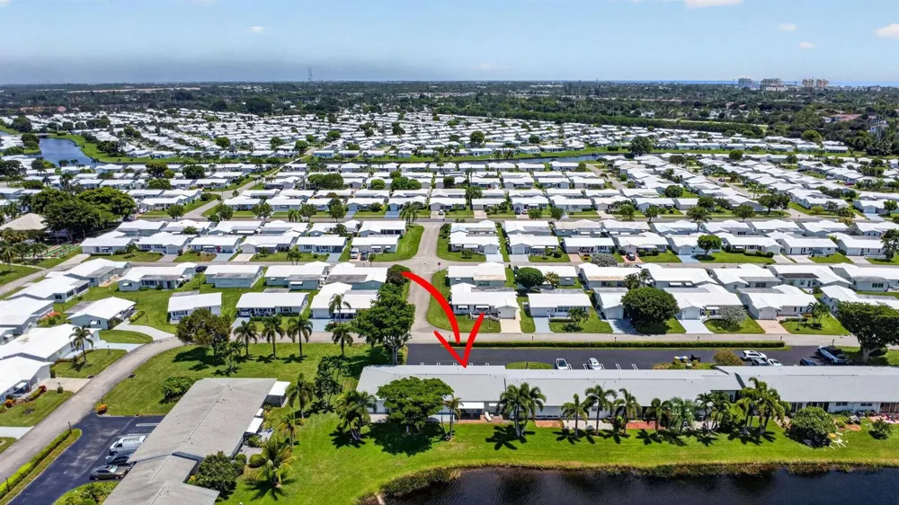 701 SW LAKE COURT #109 Boynton Beach, FL 33426