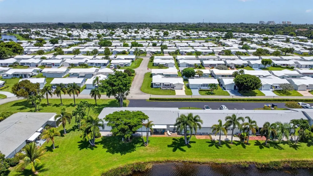 701 SW LAKE COURT #109 Boynton Beach, FL 33426