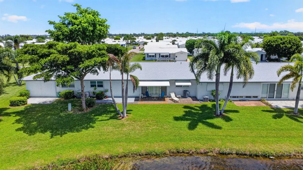 701 SW LAKE COURT #109 Boynton Beach, FL 33426
