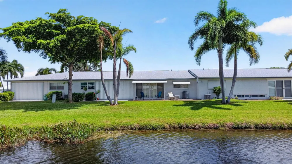 701 SW LAKE COURT #109 Boynton Beach, FL 33426