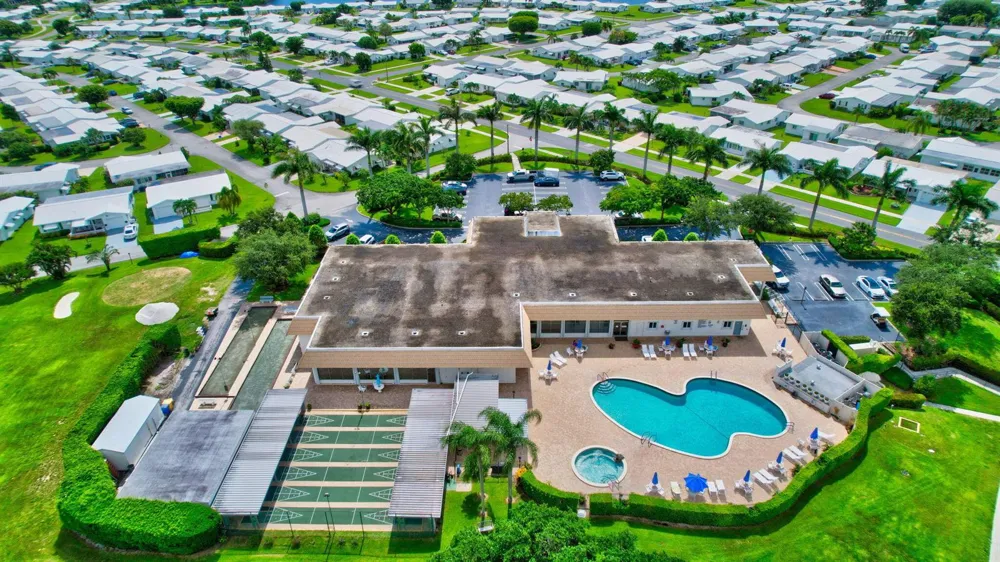 701 SW LAKE COURT #109 Boynton Beach, FL 33426