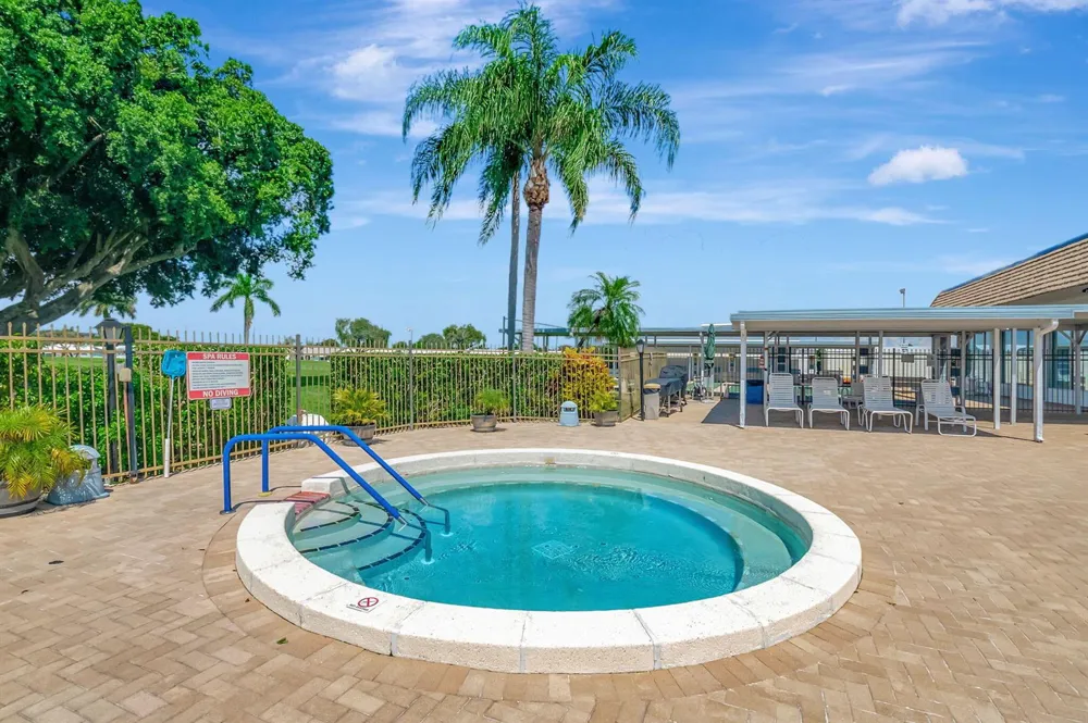701 SW LAKE COURT #109 Boynton Beach, FL 33426