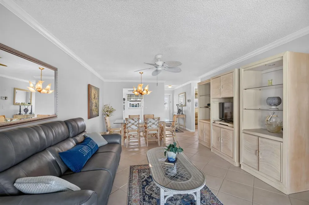701 SW LAKE COURT #109 Boynton Beach, FL 33426