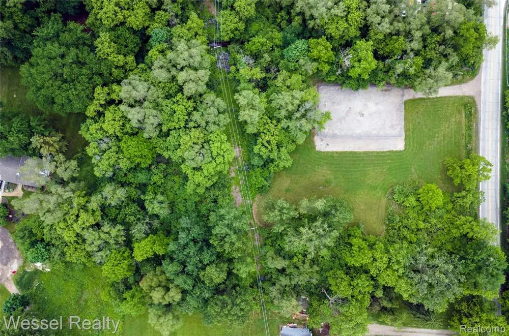 31 Mile Road Washington Township, MI 48095