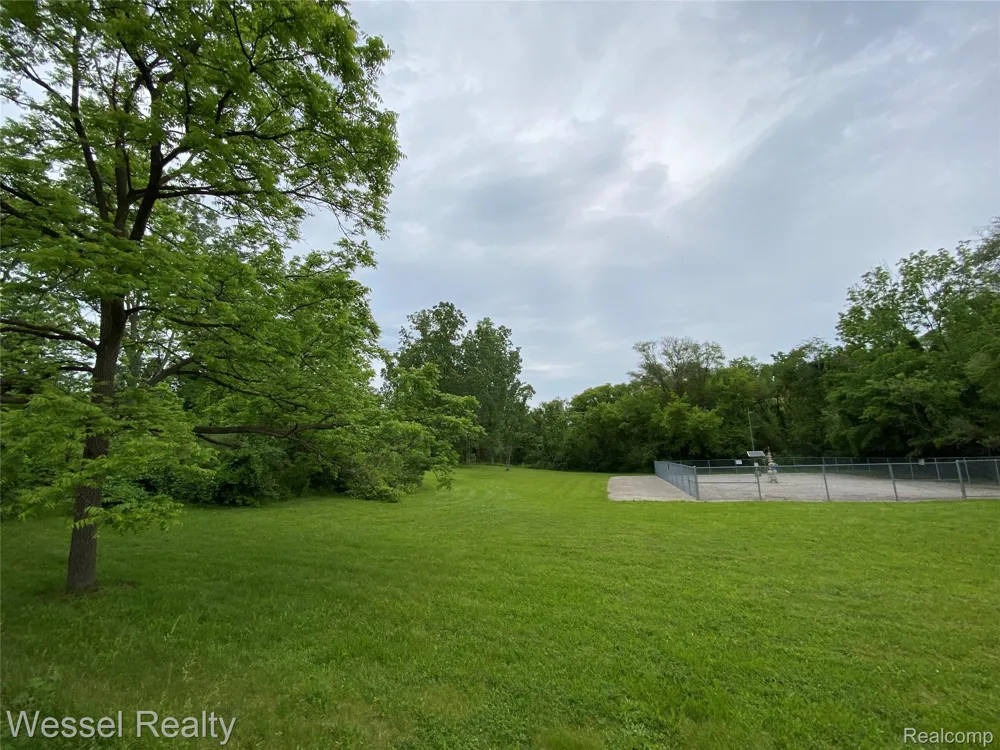 31 Mile Road Washington Township, MI 48095