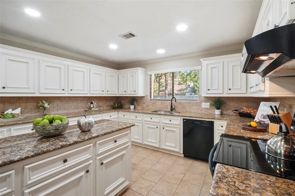 7415 Revelwood Drive Magnolia, TX 77354