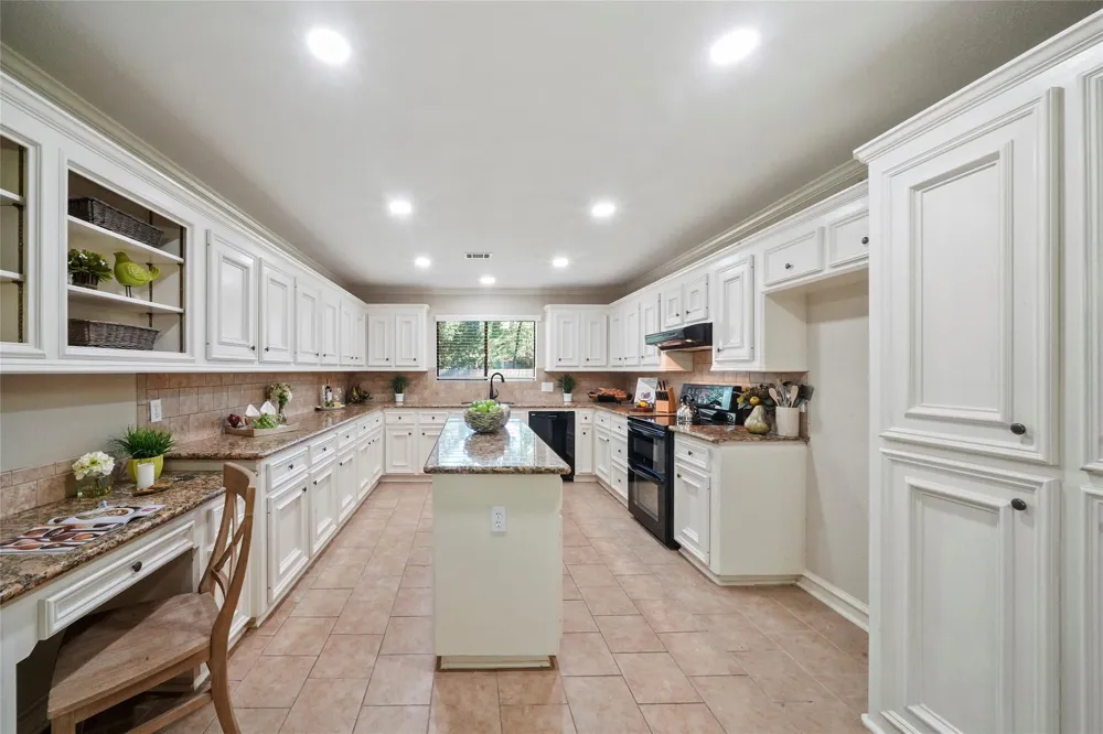7415 Revelwood Drive Magnolia, TX 77354