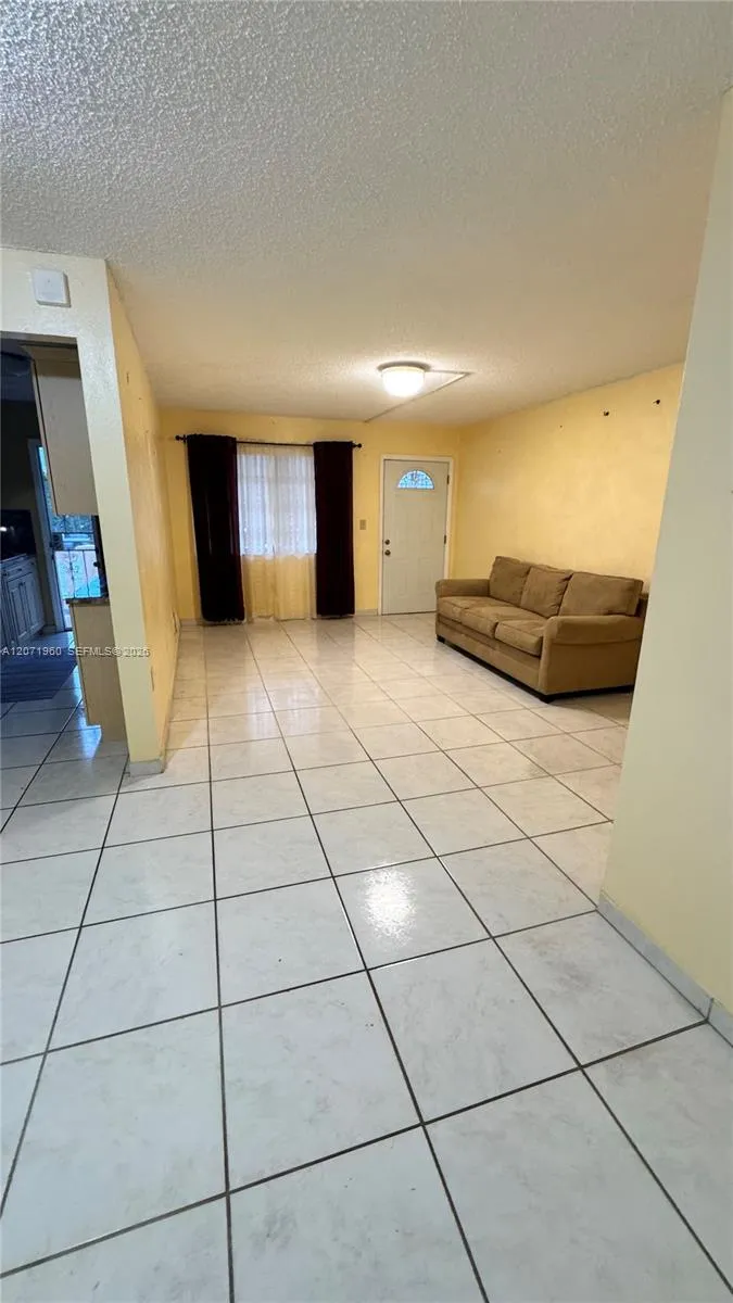 160 NE 203rd Ter #E20 Miami Gardens, FL 33179