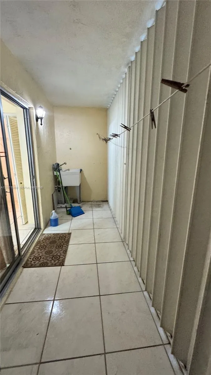 160 NE 203rd Ter #E20 Miami Gardens, FL 33179