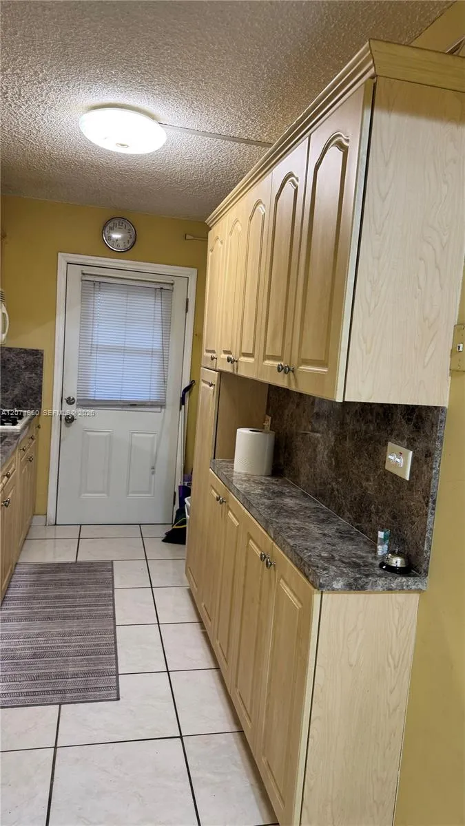 160 NE 203rd Ter #E20 Miami Gardens, FL 33179