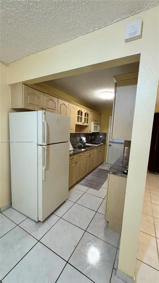 160 NE 203rd Ter #E20 Miami Gardens, FL 33179