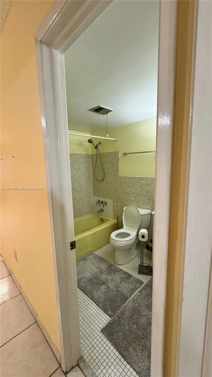 160 NE 203rd Ter #E20 Miami Gardens, FL 33179