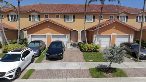 550 Saint Tropez Ln