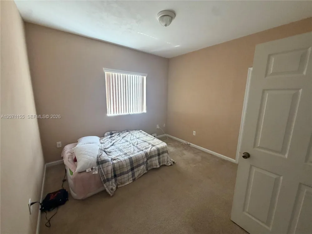 550 Saint Tropez Ln Margate, FL 33068