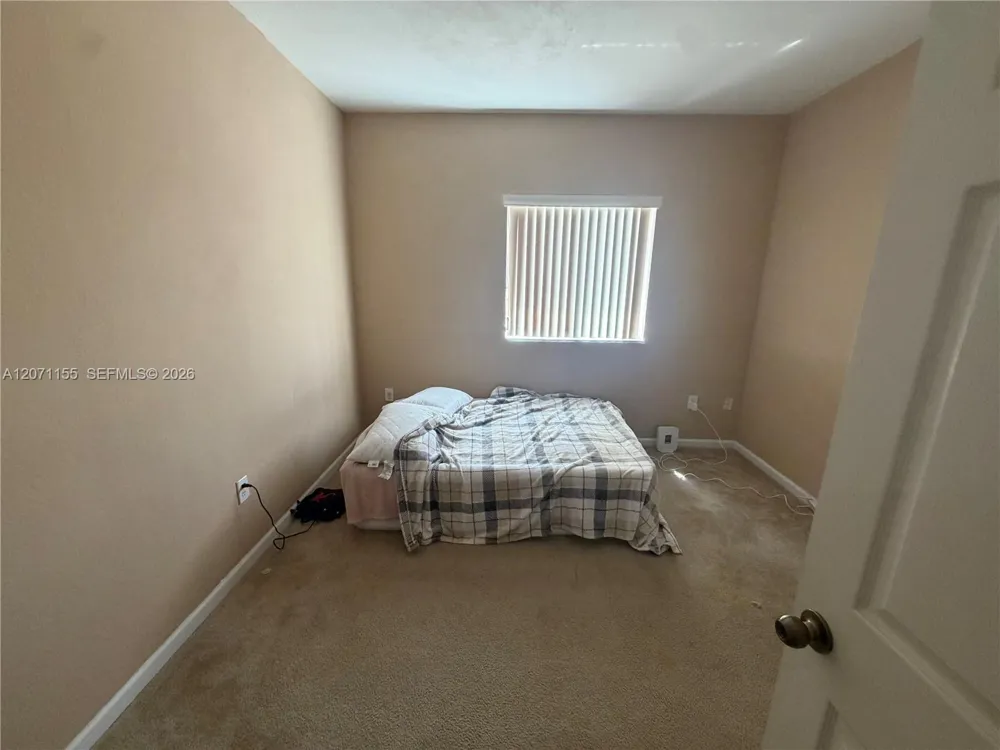 550 Saint Tropez Ln Margate, FL 33068