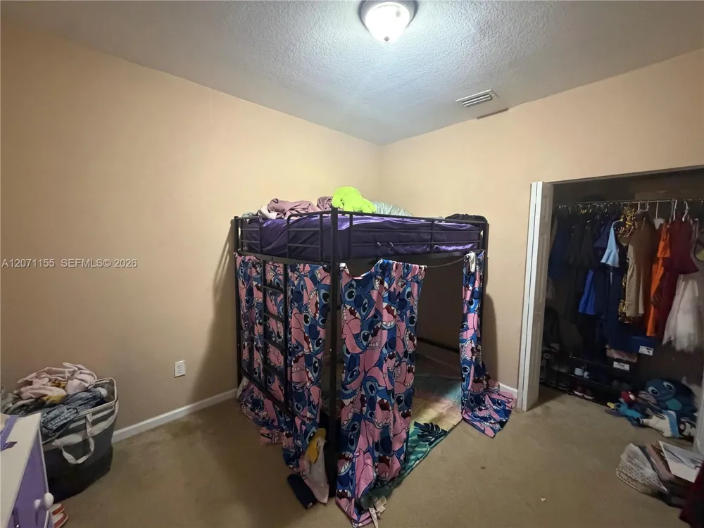 550 Saint Tropez Ln Margate, FL 33068