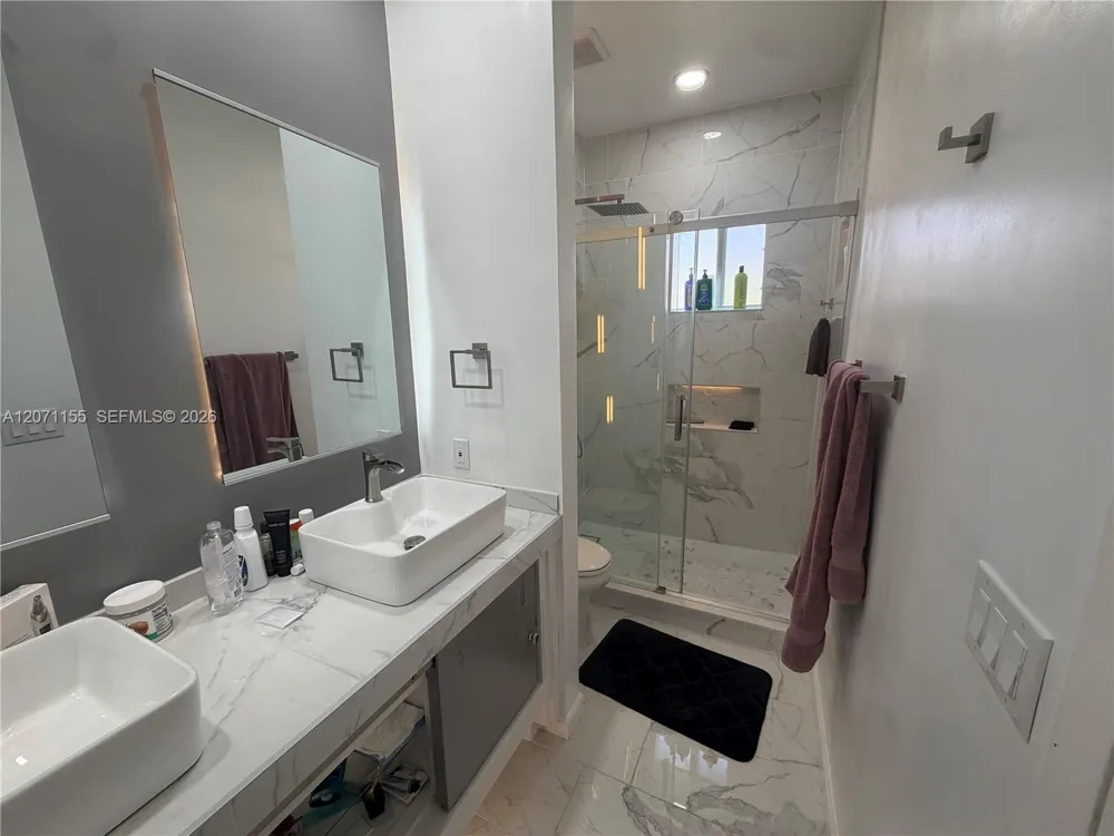 550 Saint Tropez Ln Margate, FL 33068