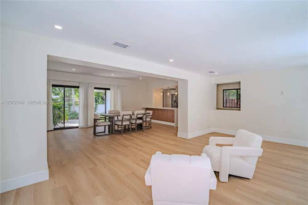 1825 Alamanda Dr North Miami, FL 33181