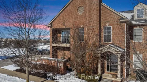 120 village way Way