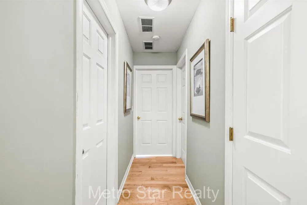 120 village way Way Canton, MI 48188