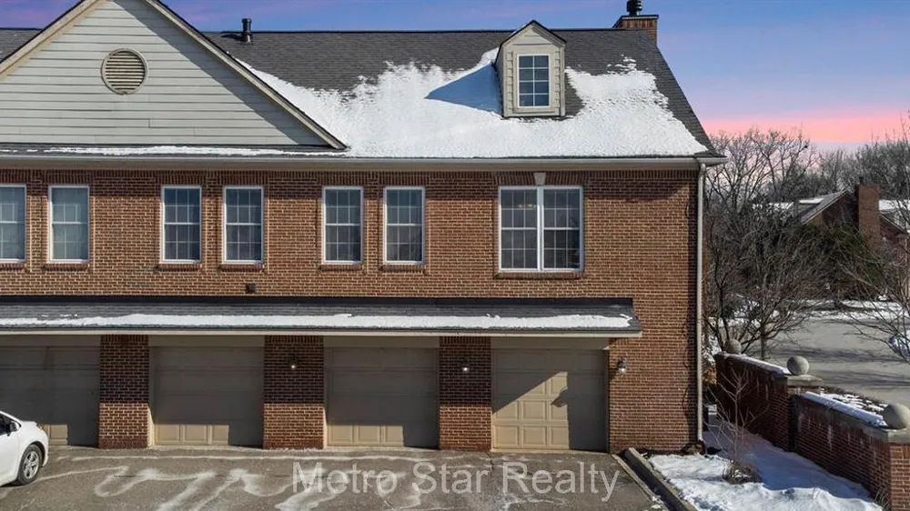 120 village way Way Canton, MI 48188