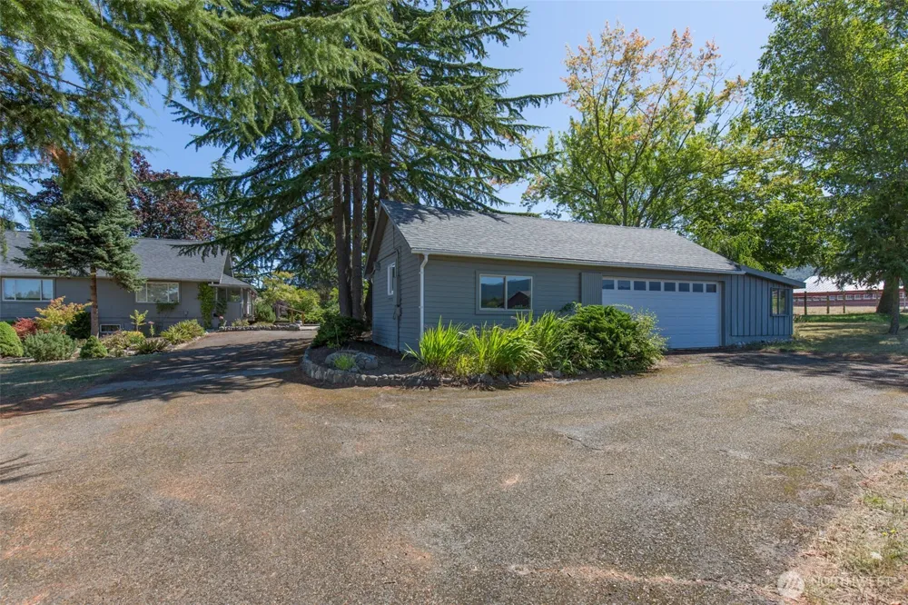31 McFarland Drive Sequim, WA 98382