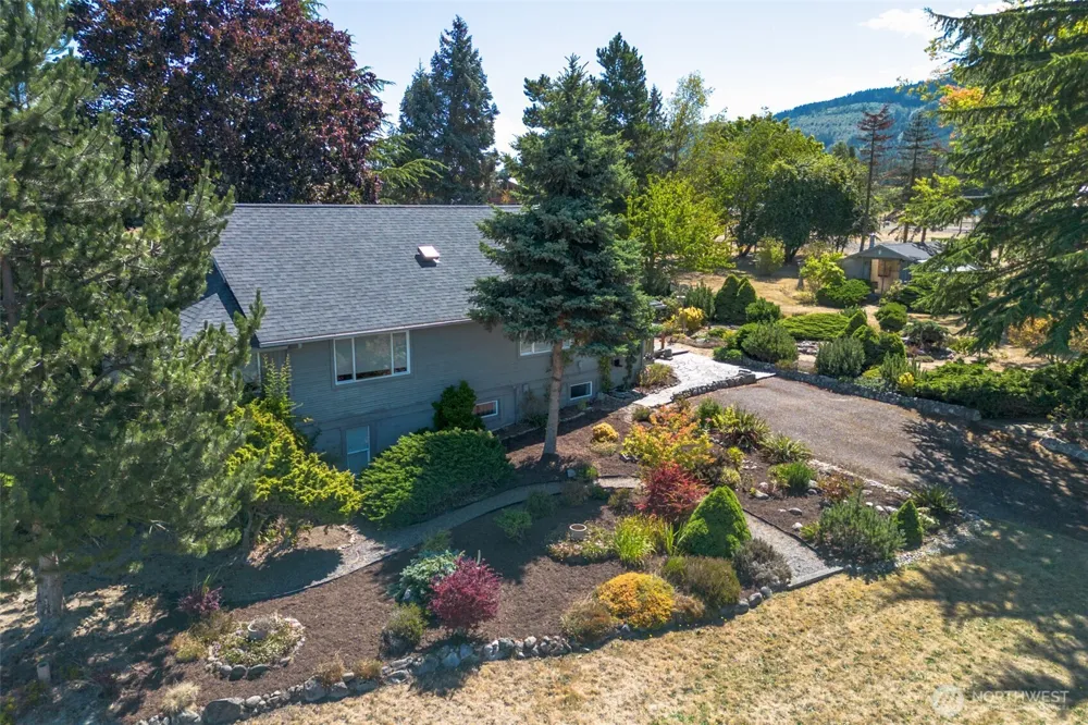 31 McFarland Drive Sequim, WA 98382
