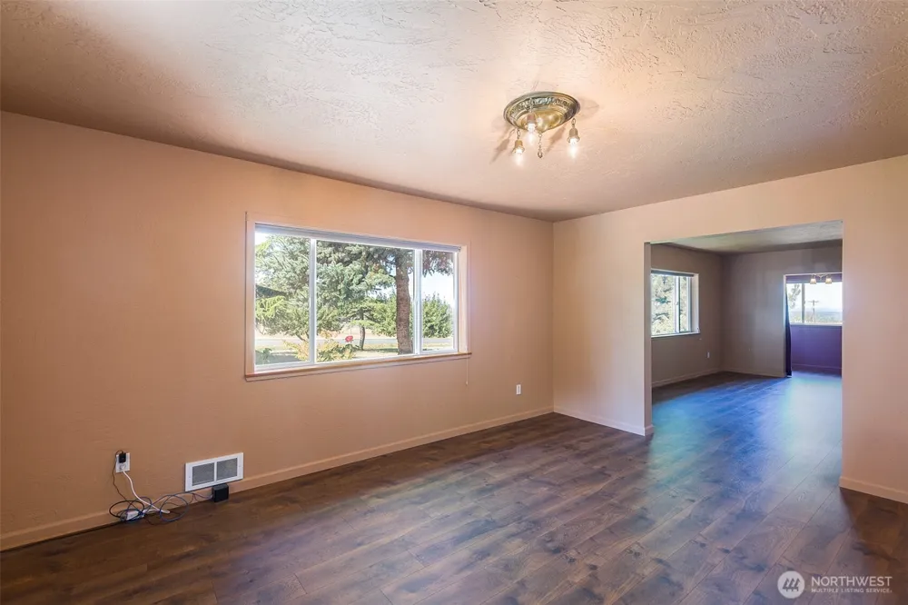 31 McFarland Drive Sequim, WA 98382