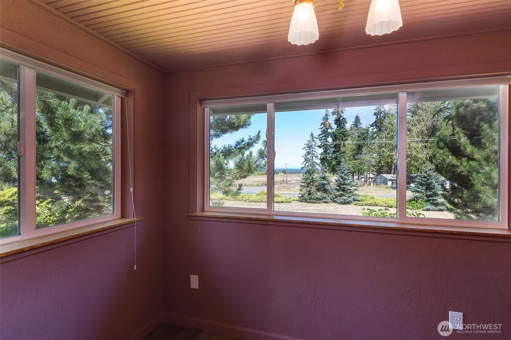 31 McFarland Drive Sequim, WA 98382