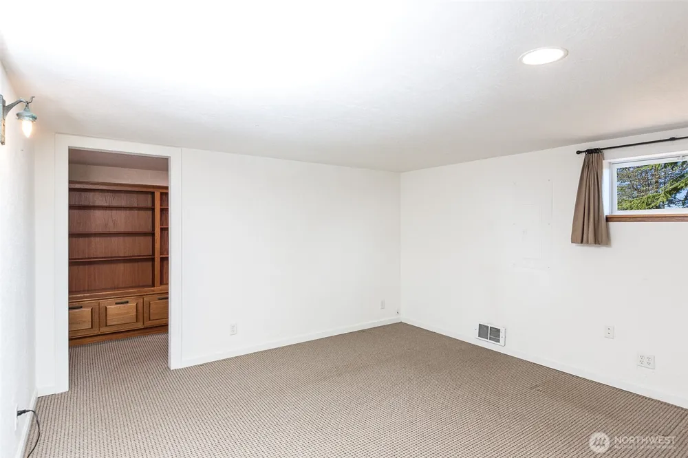 31 McFarland Drive Sequim, WA 98382