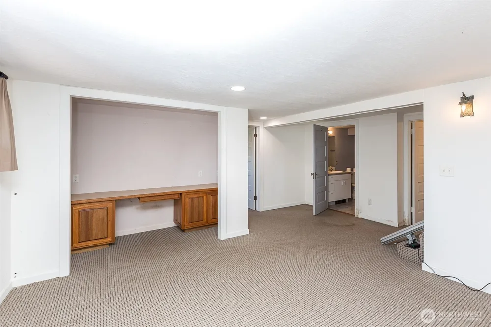 31 McFarland Drive Sequim, WA 98382