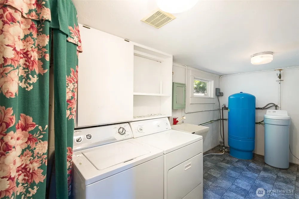 31 McFarland Drive Sequim, WA 98382