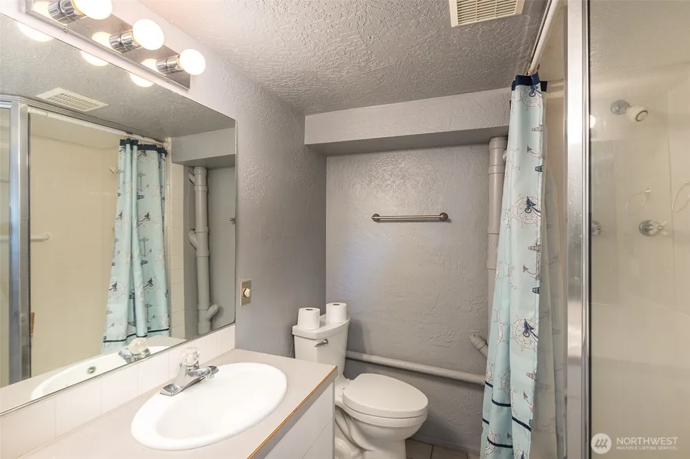 31 McFarland Drive Sequim, WA 98382