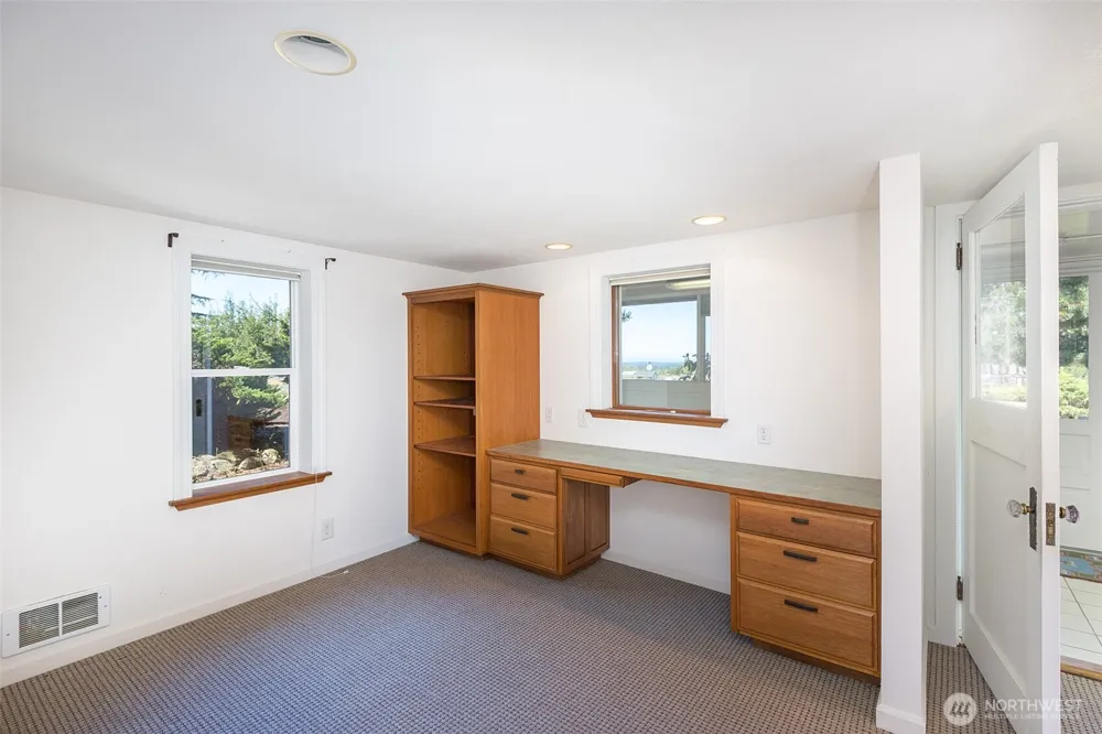 31 McFarland Drive Sequim, WA 98382