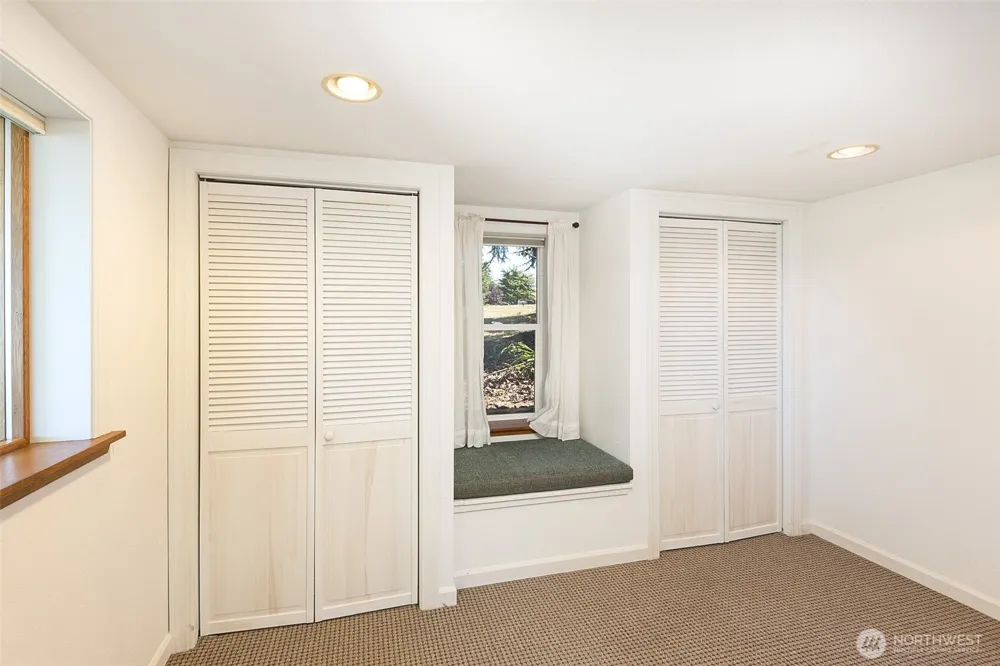 31 McFarland Drive Sequim, WA 98382