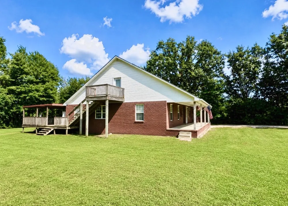 690 Monument Rd Summertown, TN 38483