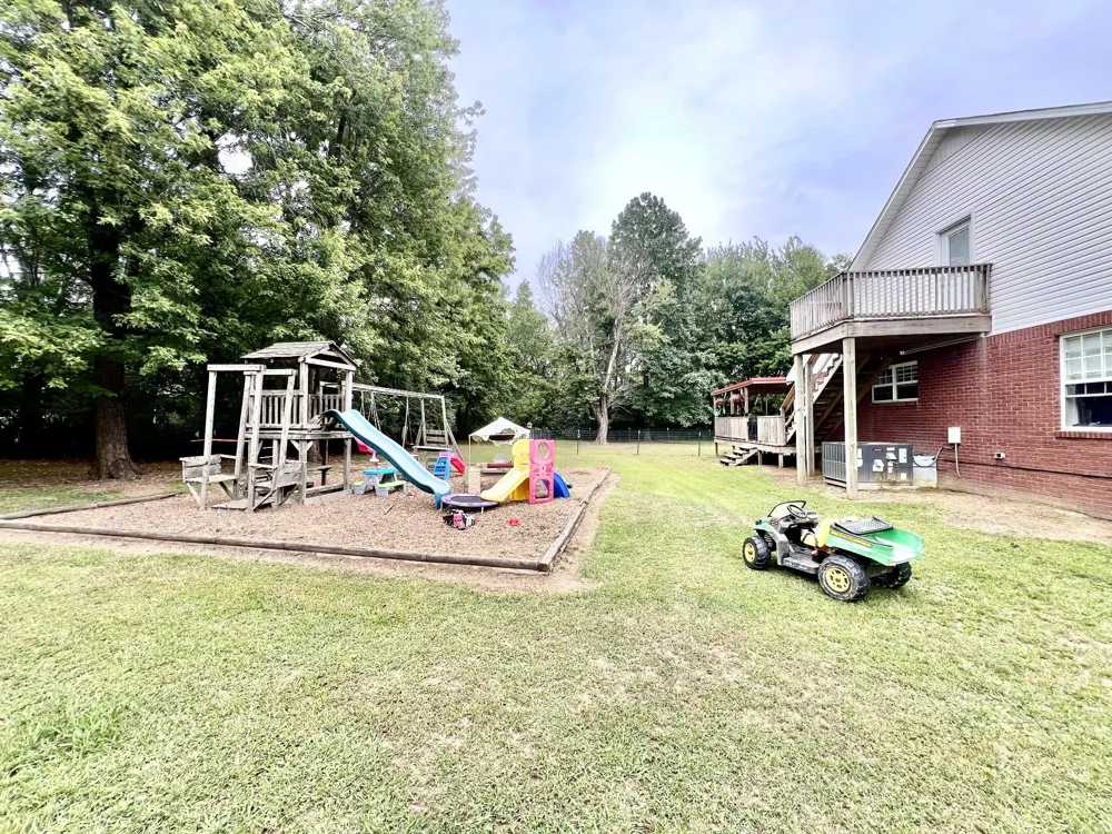 690 Monument Rd Summertown, TN 38483