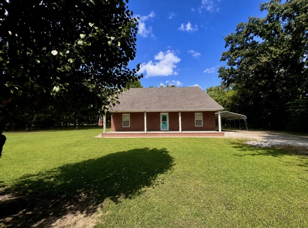 690 Monument Rd Summertown, TN 38483