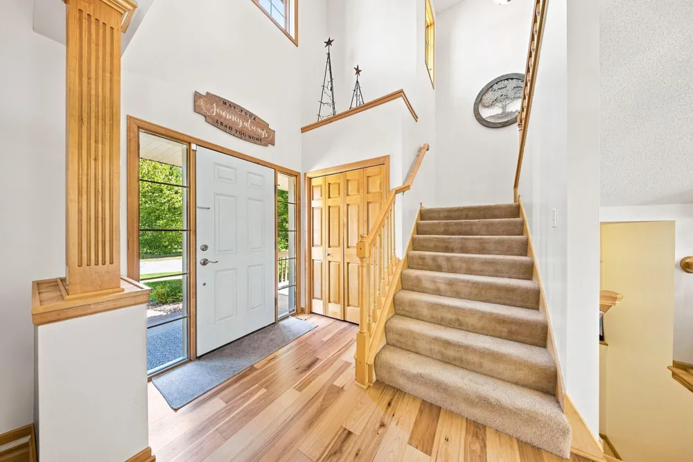 605 Knollwood Drive Hudson, WI 54016