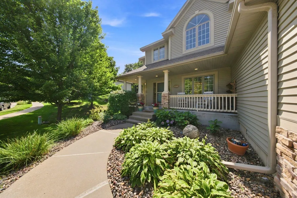 605 Knollwood Drive Hudson, WI 54016