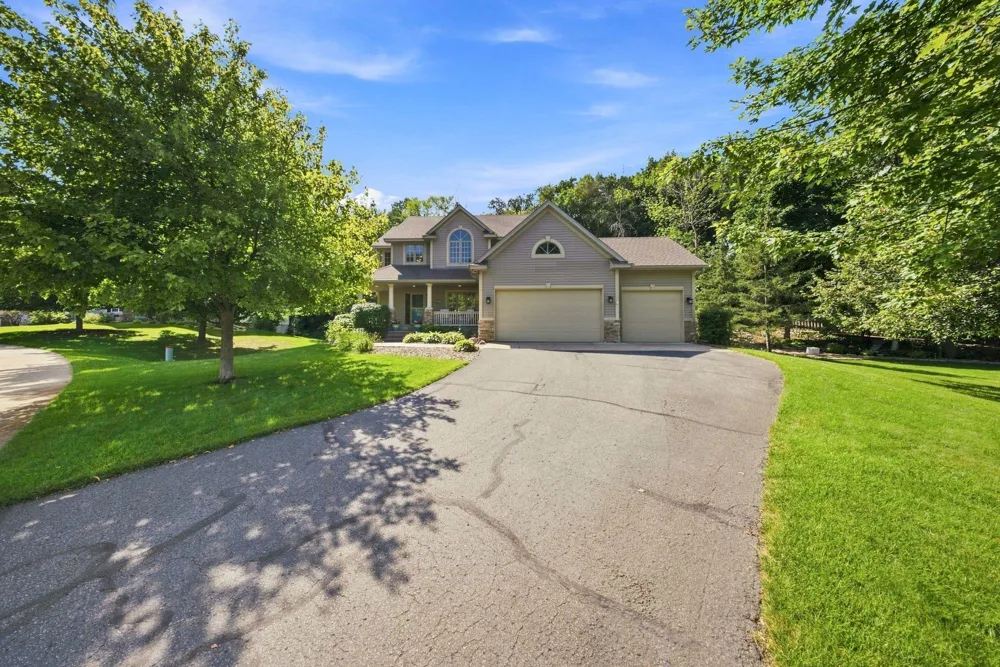 605 Knollwood Drive Hudson, WI 54016