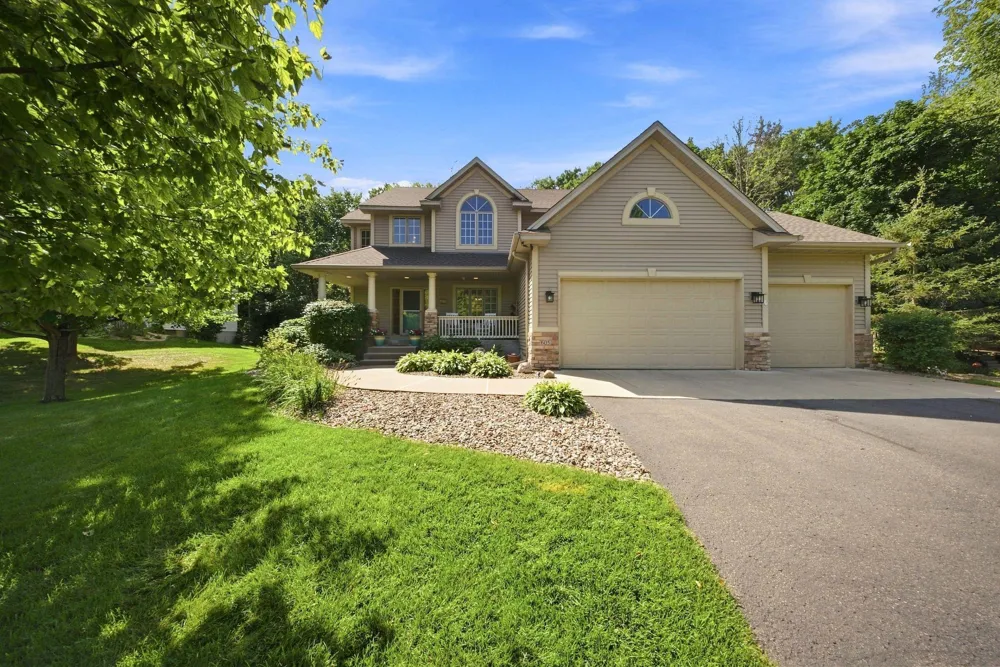 605 Knollwood Drive Hudson, WI 54016